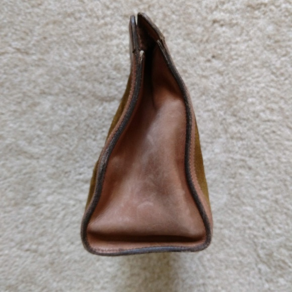 Large Brown Suede Gucci Clutch - Picture 3 of 7